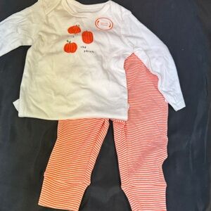 Carter’s White Pumpkin Top one piece and Striped Pants Set size 6 months new set